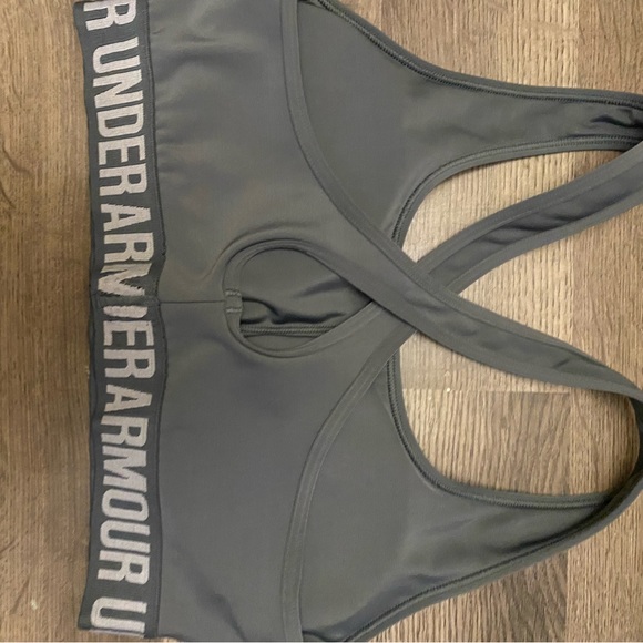 Gray under armor sports bra size medium - Picture 5 of 5